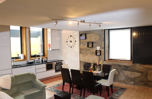 Paranhos Villa | Casa São Dinis, in Porto, has a great location, design and comfort.