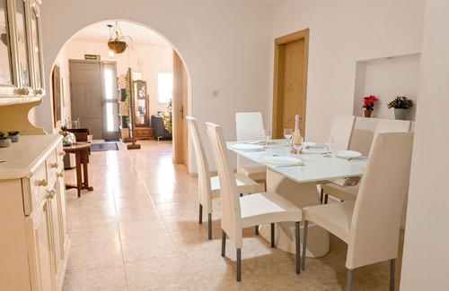 Bahar ic-Caghaq House | Casa Savannah by the beach, Bahar-Ic-Caghaq - Naxxar, Malta