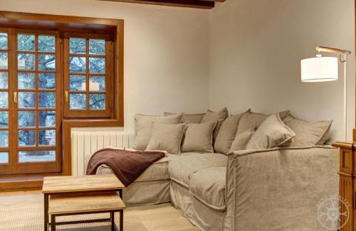 Casarilh House | CASA SALIENT de Alma de Nieve