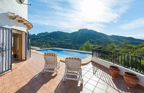 Rafol de Almunia House | Casa Salvador by Interhome