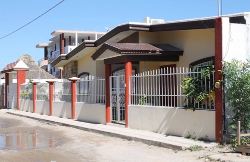 San Patricio Melaque House | Casa Seasons, a cozy home three blocks from the beach
