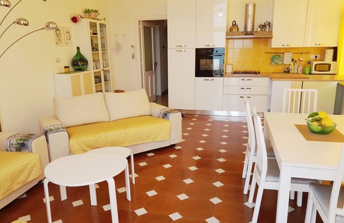 Vietri sul Mare Apartment | Casa Sebastian A - with large seaview-terrace, only a few steps from the beach
