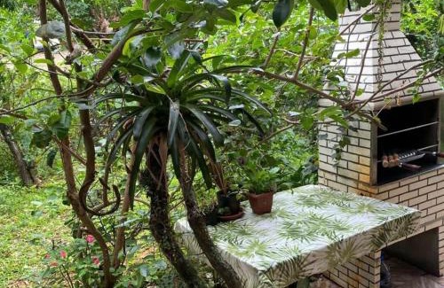 Rio das Pacas House | Casa simples na mata e pé na areia