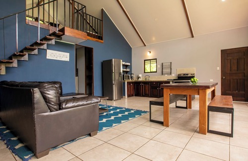 Agonia House | Casa Sloth, enchanting private house near La Fortuna.