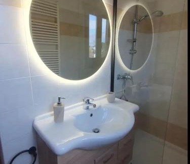 Claino Con Osteno Apartment | Casa Smeralda