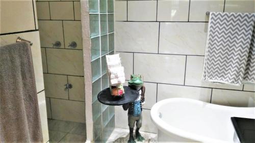 Guapiles Apartment | Casa Sophia 3 listings Apartment 1 or Apartment 2 separately or Apt 1 and 2 together all with FO internet