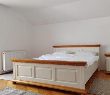Suceava Villa | Casa spațioasă in oras