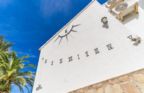 Media Luna Villa | Casa Sundial