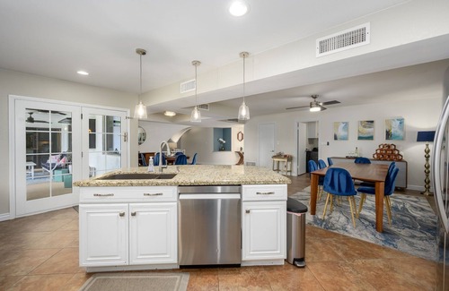 North Mountain House | Casa Sunset 4 Bedroom Home by RedAwning
