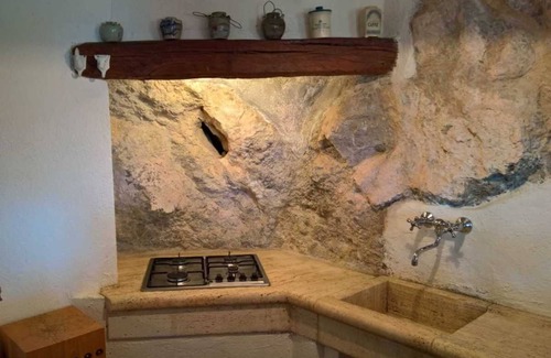 Capalbio Apartment | Casa Terra - private garden, parking, privacy and view