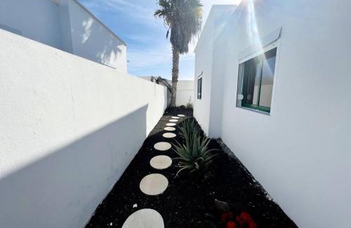Los Cocoteros House | Casa tranquila en la costa Villas Kalendra -Jable