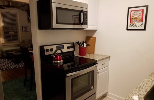 St. Augustine Cottage | Casa Tranquila, Walk Everywhere Sleeps 2, Comfy, Stylish, Parking, Uptown Area