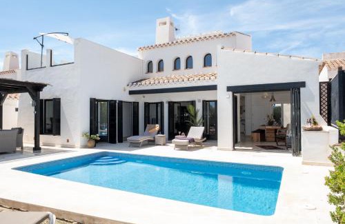 Caserio Los Tarquinos Villa | Casa Trebol - Private Pool Villa