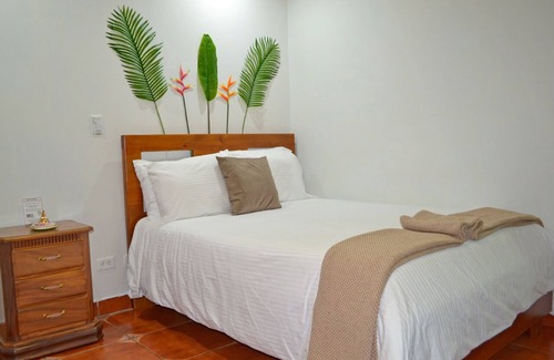 San Joaquin de Flores Hotel | Casa Tropical