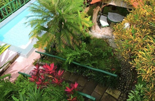 Valle Pura Vida House | Casa Tropical - Gardens & Wildlife @ Manuel Antonio's Hill Top Hidden Paradise