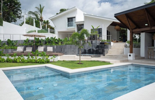 La Garita House | CASA TURRÚ Charming 3 bedroom home special for reconnecting nature and family.