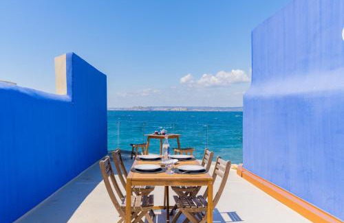 8th Arrondissement Apartment | CASA UMI - Magnifique appartement avec accès privé à la mer et grande terrasse