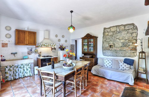 Pomarance Apartment | Casa Uva Agriturismo Le Selvole - Tuscany