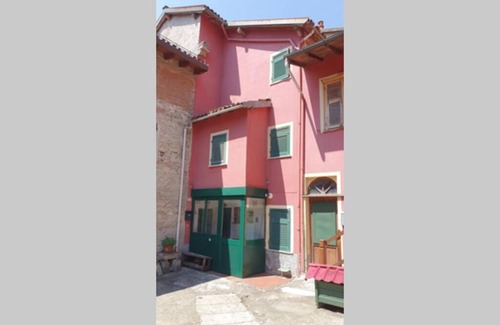 Gavi House | Casa vacanza Pegrini nel centro storico di Gavi