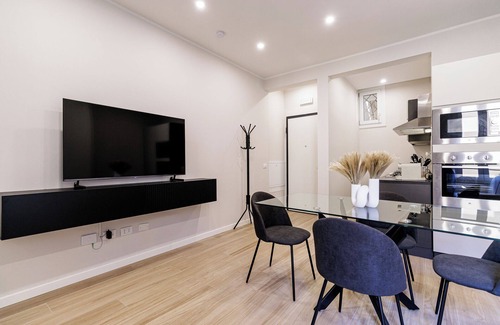 Old Town Apartment | Casa Valentina - 4 guests - WiFi Train Station Parking