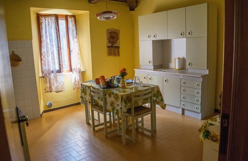 Scansano Apartment | Casa Valle, Scansano: 2-room apartment, max. 4 people, in the center, swimming pool