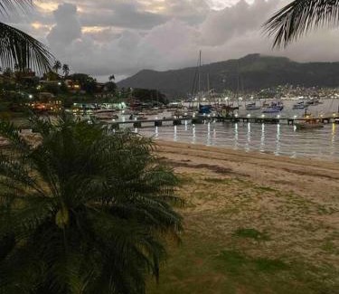 Marinas House | Casa Verde à Beira-Mar