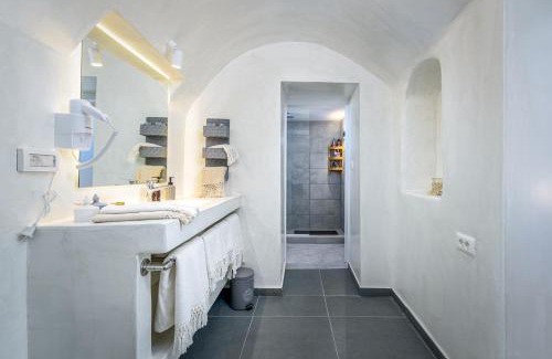 Finikia House | Casa Vicenza - Private house with Jacuzzi and Aegean View