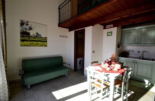 Casalini House | Casa Viola D: A welcoming apartment surrounded by the greenery, with Free WI-FI.