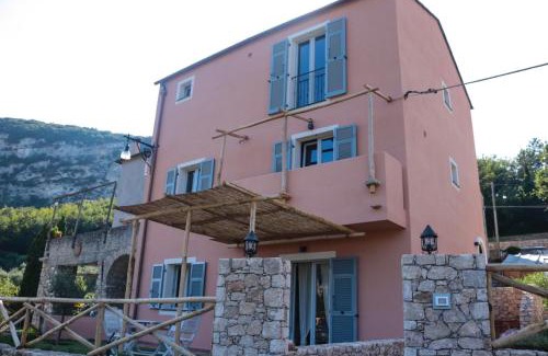 Boragni House | CASA VIRGINIA