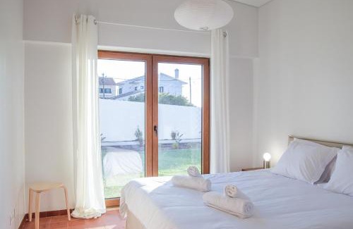 Almoinha House | Casa Vista Verde by LovelyStay