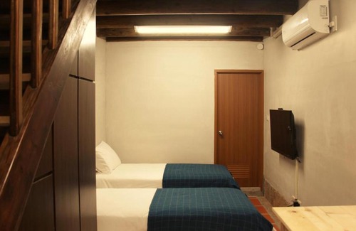 Shuitou Village House | Casa Wisteria