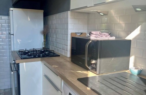 Brive-la-Gaillarde Apartment | Casa Zola #2 - Grand T2 central avec balcon proche gare