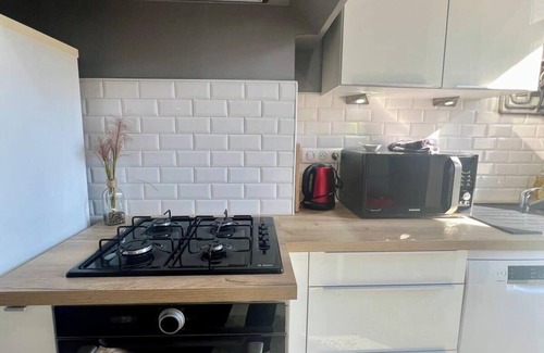 Brive-la-Gaillarde Apartment | Casa Zola #2 - Grand T2 central avec balcon proche gare