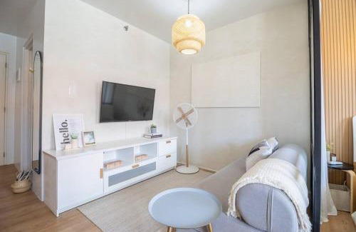 Canlubang Apartment | CasaCalivil Nuvali 200mbps WiFi Netflix PS4