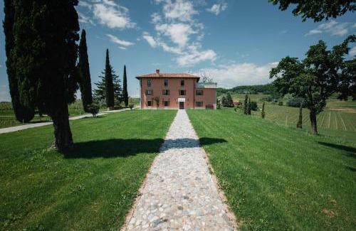 Capriva del Friuli House | Casale in Collina