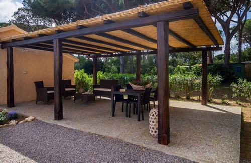 Saline Sadun Apartment | 'Casale Lorenzo - Room 3' with private veranda, shared garden and air conditioning