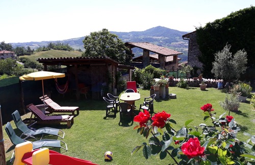 Bassano Sotto House | "CASALE MANSANO" Nature and relaxation in the hills.