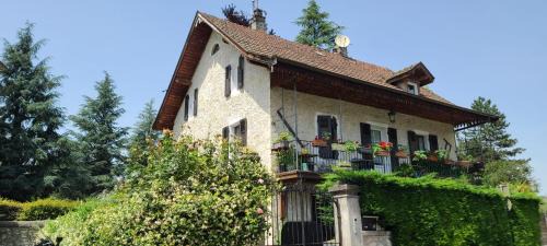 Annecy-le-Vieux Apartment | CasaMoro Albigny : détente à 2 pas du lac d'Annecy