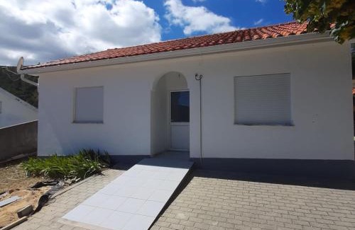 Pampilhosa da Serra House | Casas da Escola - "Casa da Professora" - Meãs