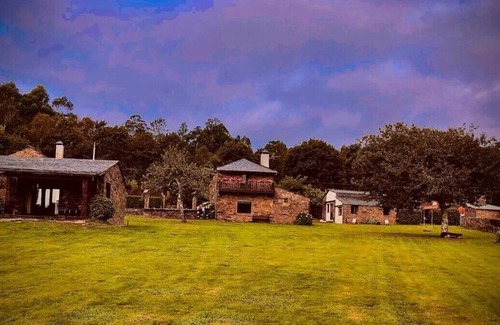 Monfero House | CASAS DO CAMPO - ALPENDRE (2 pax)