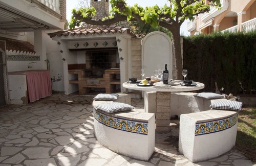Sant Carles de la Rapita Apartment | Casas Sitori apartment 6 in a small-scale private complex on the beach!