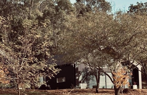 Budgee Budgee Villa | Cascade - Luxe 2-bedroom villa at Small Batch Brewery & Hop Farm on 40 acres