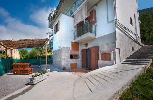 Campinola Apartment | Case Vacanze Rossi