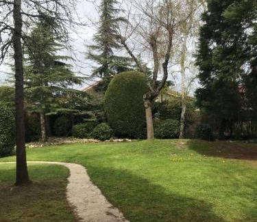 Murgia House | Caserio Arrigorri excelente ubicación jardín con barbacoa 14 plazas