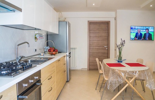 Minturno Apartment | CASESCAURI - LIMONI, apartment in a villa 100m from the sea