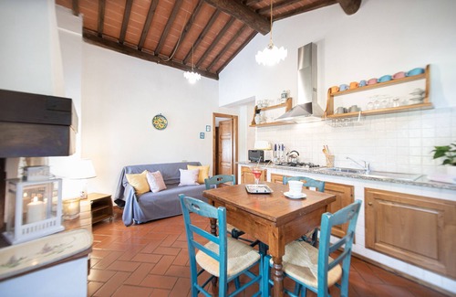 Nozanno Apartment | Casetta di Butia, Glicine apartment with pool