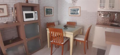 Ischia Porto Apartment | Casetta Iacono appartamento Aenaria