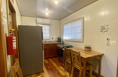 Placencia House | Cashew Tree Cabana-Small Cosy, Close to the Beach.