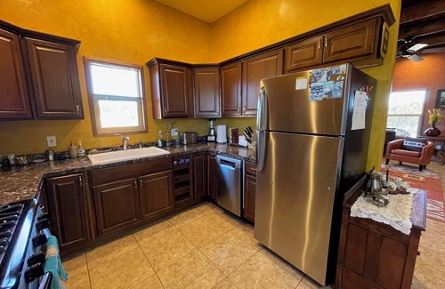 Pinon Hills House | Casita del Sol - Exceptional One Bedroom Santa Fe Home on 2.5 Acres