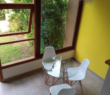 Bosque Peralta Ramos Apartment | casita moderna frente al bosque